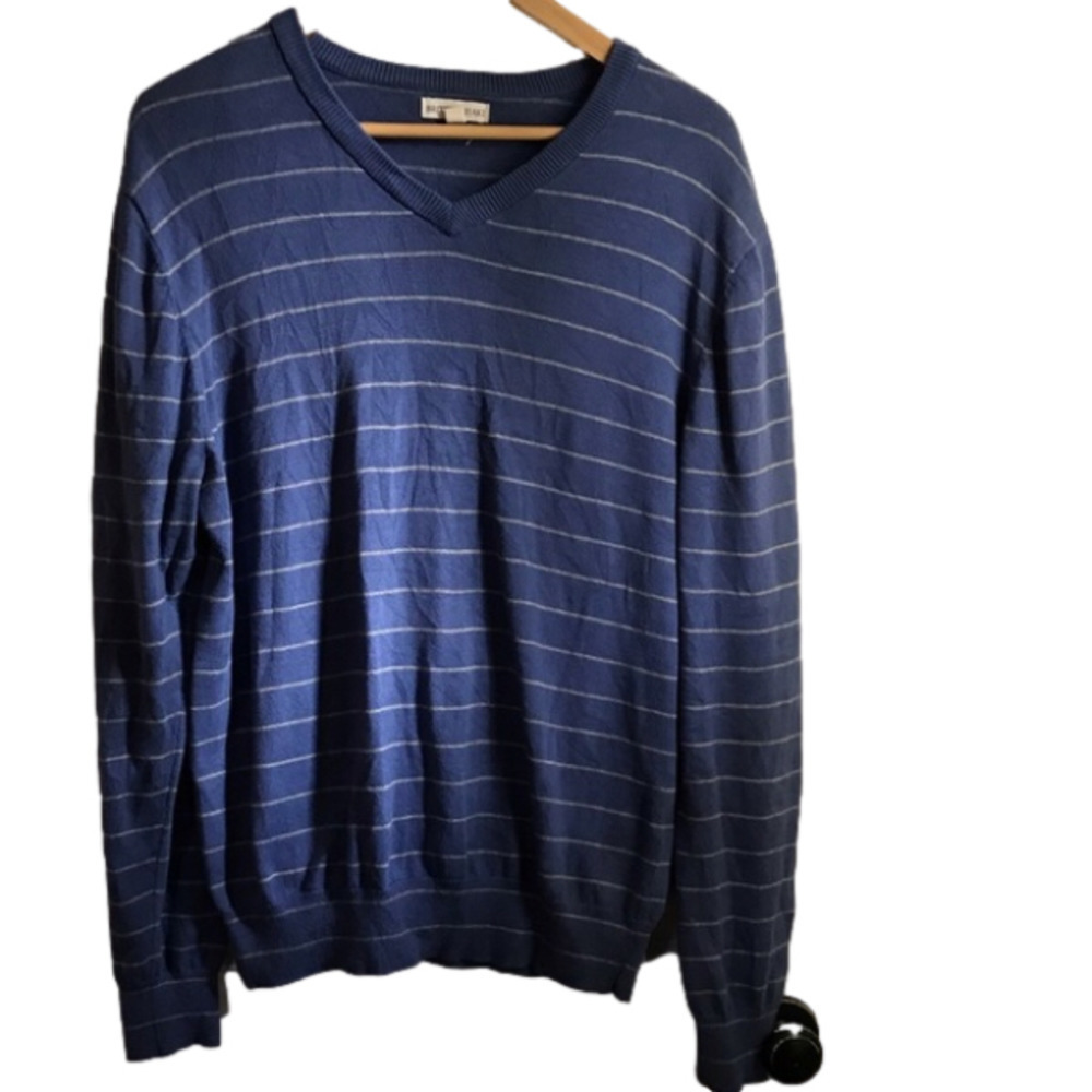 Men’s medium striped British Khaki cotton sweater. Blue with grey stripes